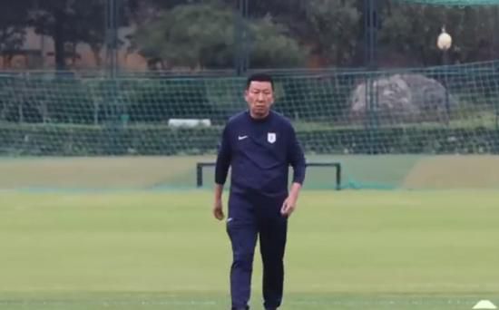 梅丽尔·斯特里普在影片中扮演女巫 生日快乐！